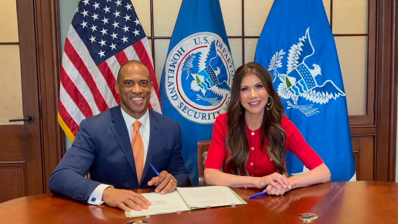 HUD Secretary Scott Turner and DHS Secretary Kristi Noem