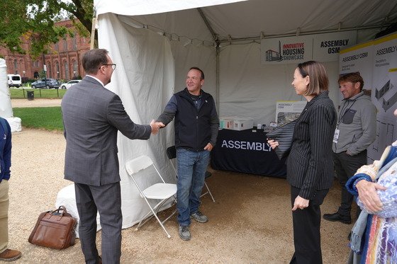 Region II Administrator Jason Loughran and Senior Advisor Barbara Gruson Visit Assembly OSM's Modular Structure Models